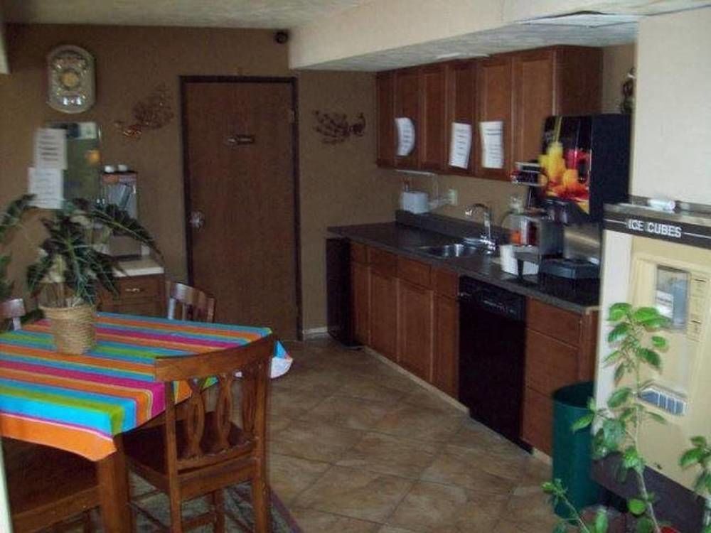 Lyons Inn Экстерьер фото
