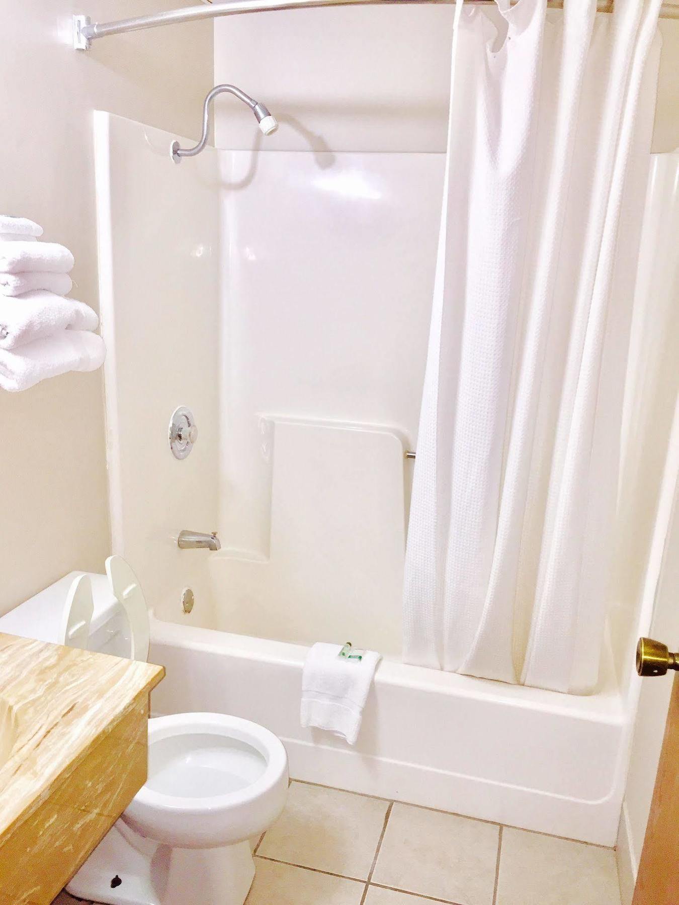 Lyons Inn Экстерьер фото
